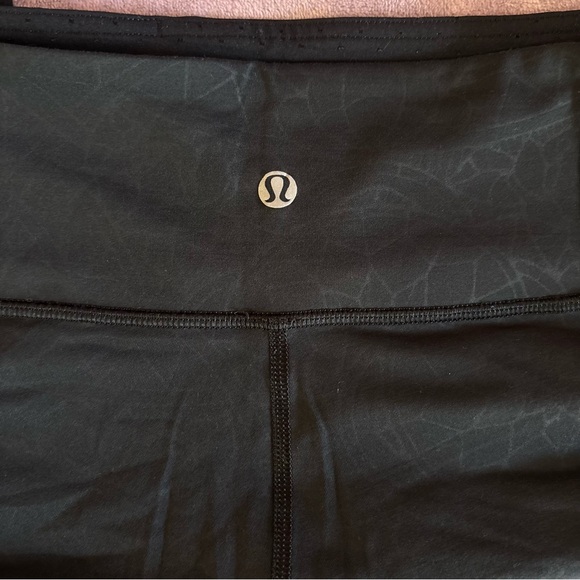 Lululemon Emerge Renewed Crop - Picture 4 of 6